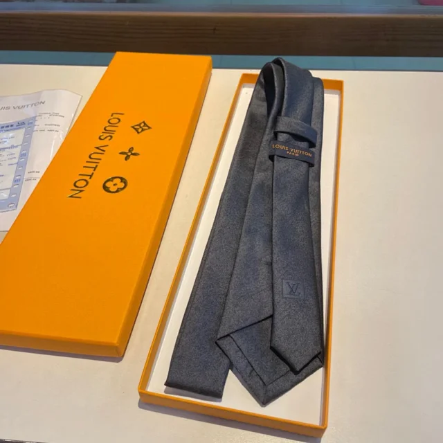 Louis Vuitton Ties Monogram Jacquard Necktie product detail image 3