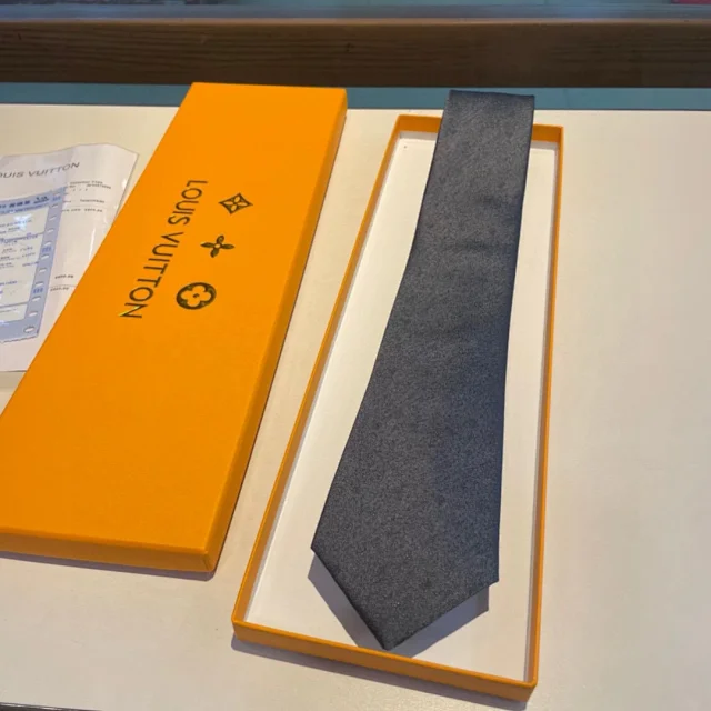 Louis Vuitton Ties Monogram Jacquard Necktie product detail image 2