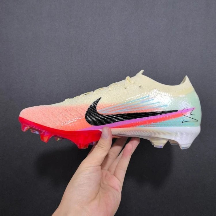 Nike Mercurial football cleats image 3