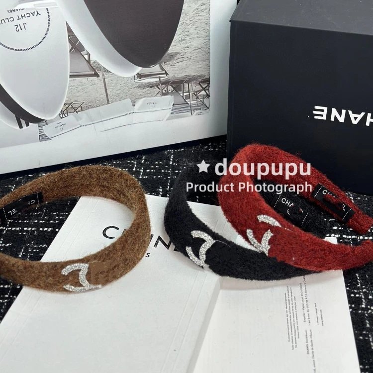 Chanel Uncategorized Plush wide headband with crystal Double C motif image 4