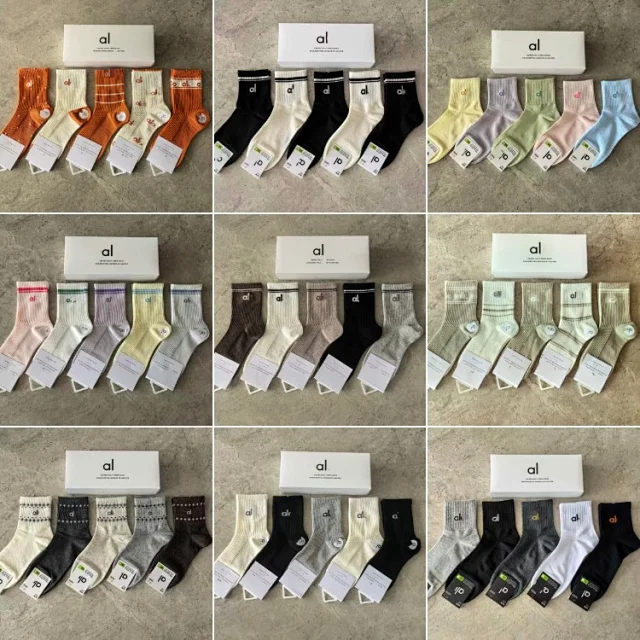 Alo Socks Unisex Half-Crew Ribbed Logo product detail image 1