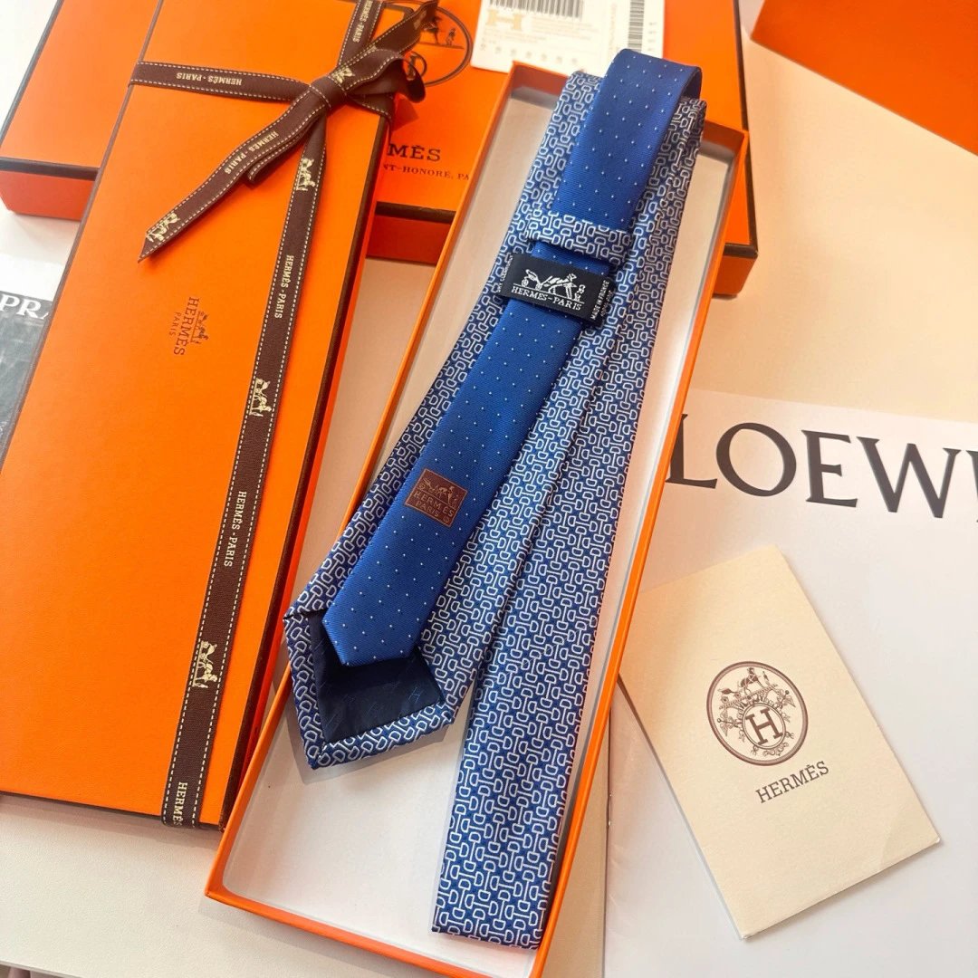 Hermès Ties Geometric Link Pattern image 3