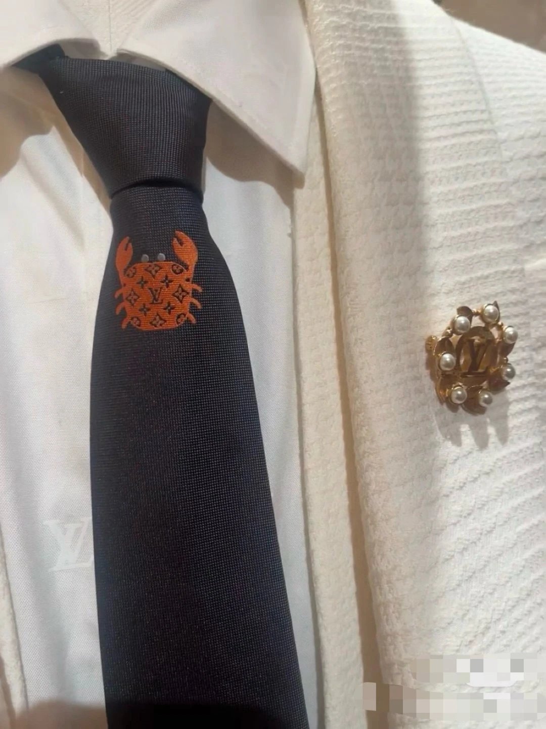 Louis Vuitton Ties Monogram Crab Embroidered Silk Tie image 7