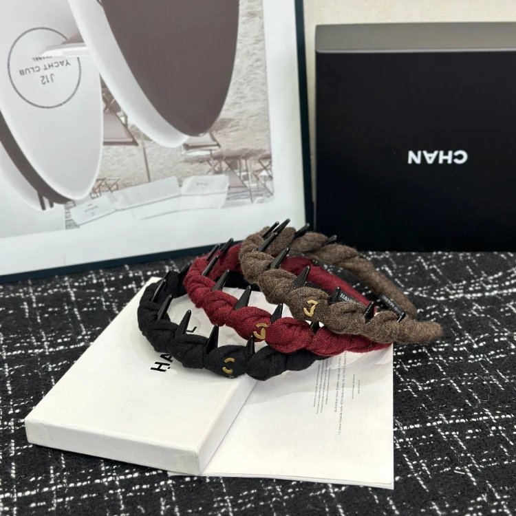 Chanel Uncategorized Braided tooth headband with CC charm image 3