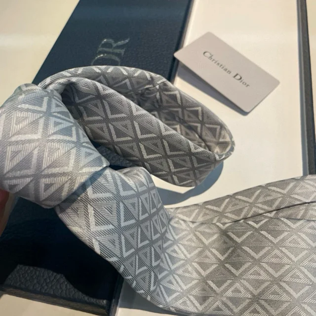 Dior Ties Geometric Jacquard Silk Tie product detail image 5