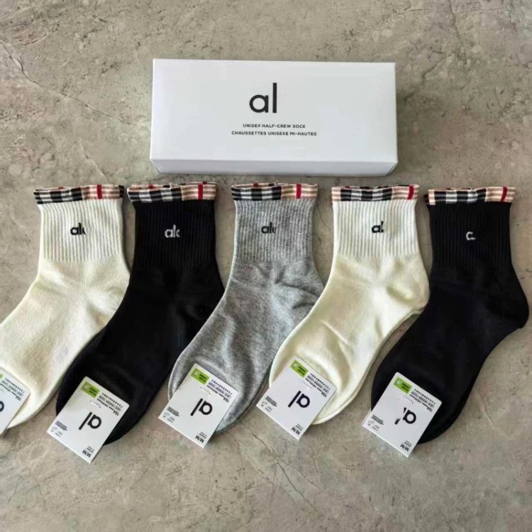 Alo Socks Unisex Half-Crew Ribbed Logo — SKU-14