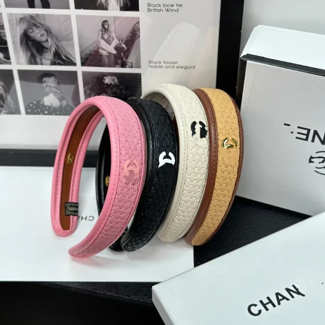 Unbranded Uncategorized Textured Wide Headband with Metal Charm product detail image 1