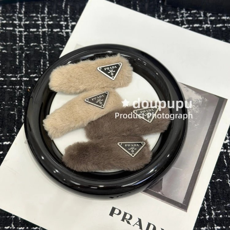 Chanel Uncategorized 6246 Faux-Fur Hair Clip Pair image 6
