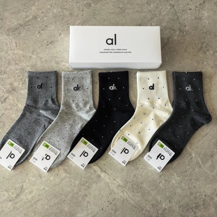 Alo Socks Unisex Half-Crew Ribbed Logo — SKU-30