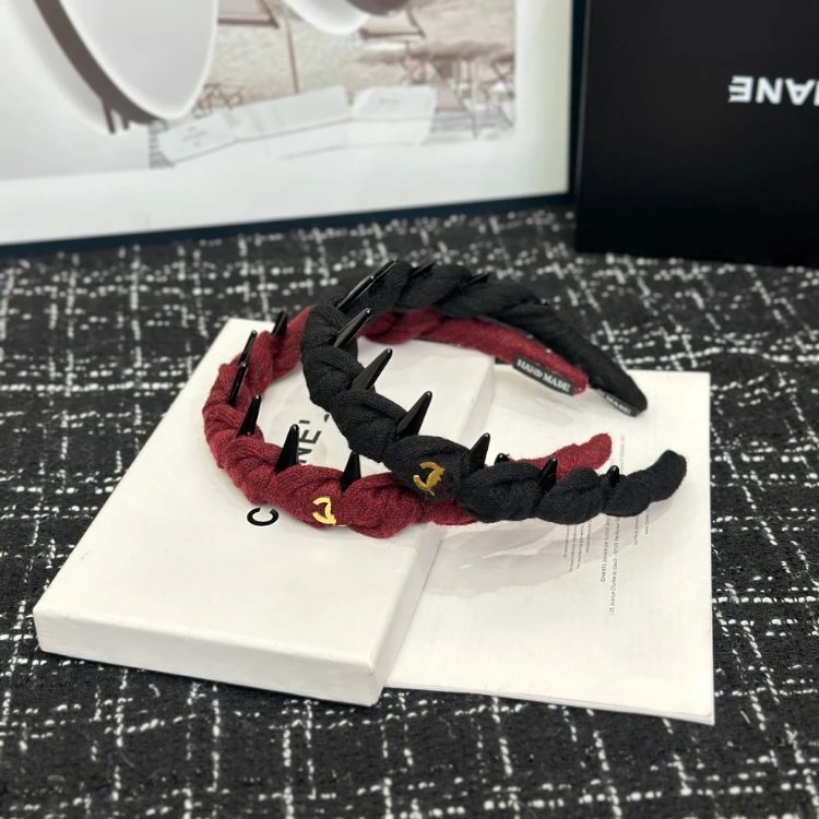 Chanel Uncategorized Braided tooth headband with CC charm image 5