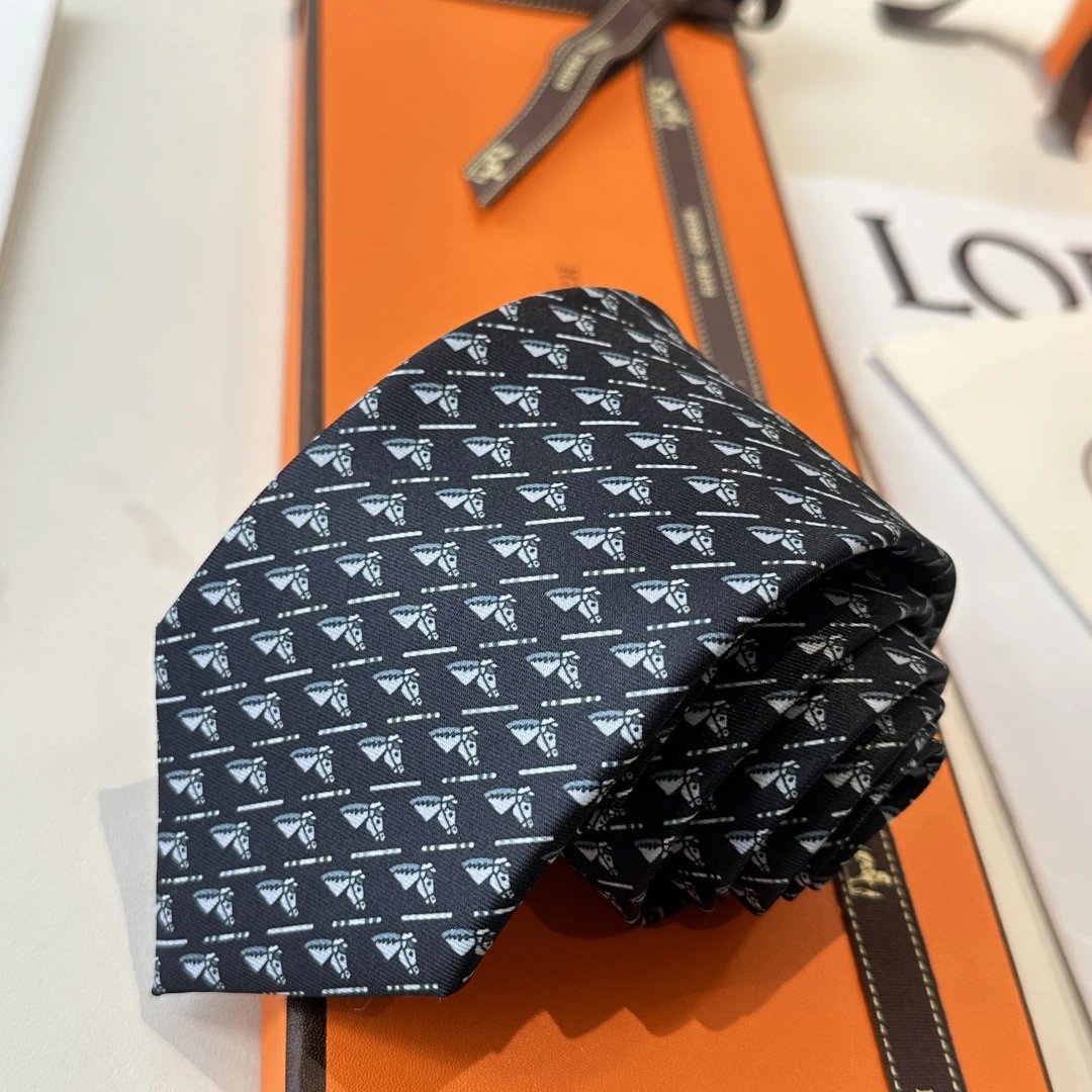 Hermès Ties Horse-head motif silk tie — 02