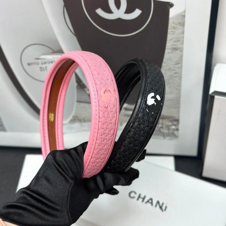 Unbranded Uncategorized Textured Wide Headband with Metal Charm image 3