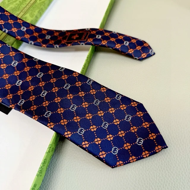 Gucci Ties GG logo jacquard necktie product detail image 7