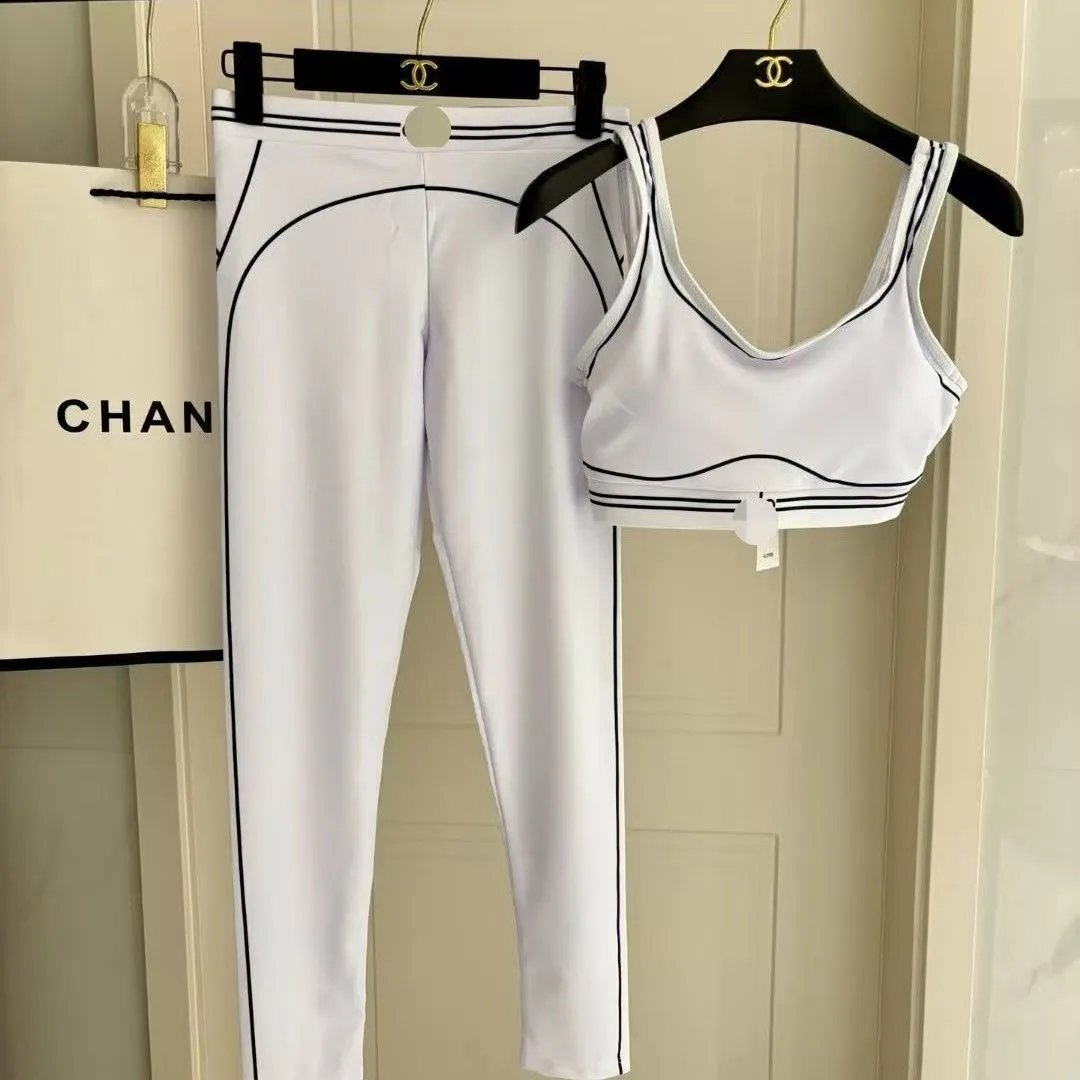 Alo Matching Sets Piped Sports Bra and Leggings Set — white