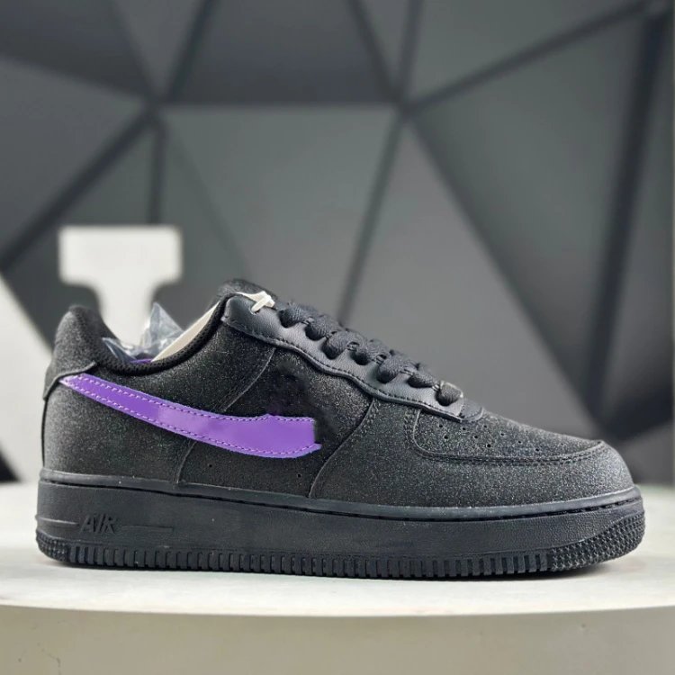 Unbranded Sneakers Low-Top with Contrast Side Overlay — 2