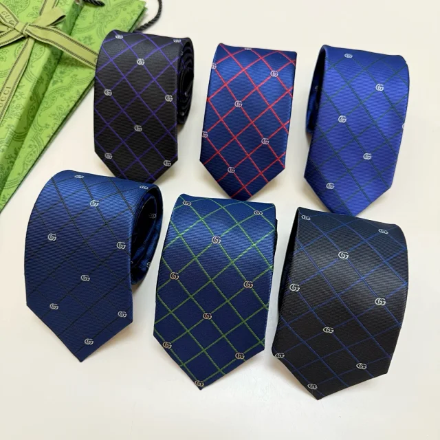 Gucci Ties GG Logo Check Pattern Tie product detail image 1