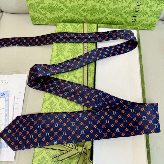 Gucci Ties GG logo jacquard necktie product detail image 5