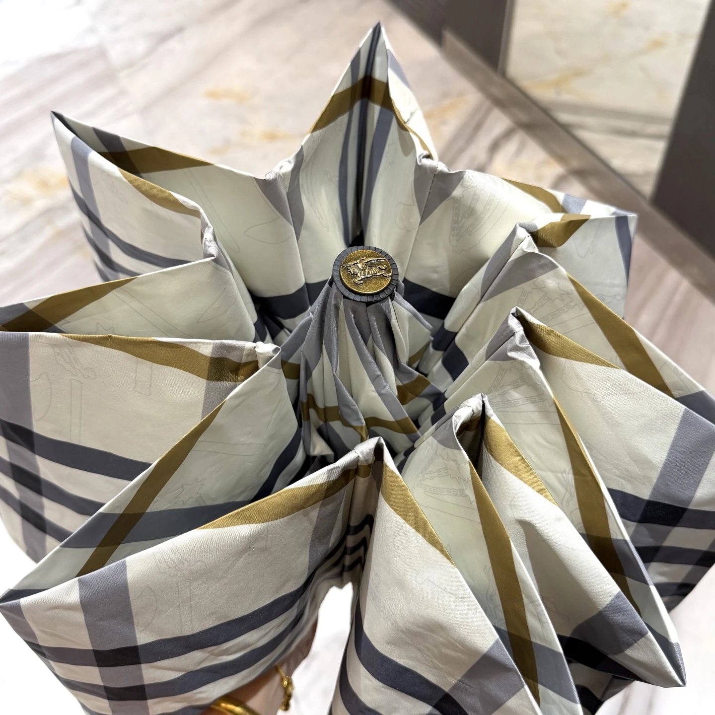 Burberry Plaid Folding Umbrella image 4