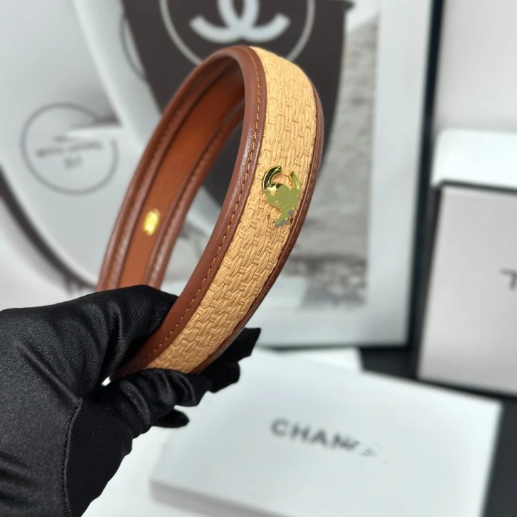 Unbranded Uncategorized Textured Wide Headband with Metal Charm image 4