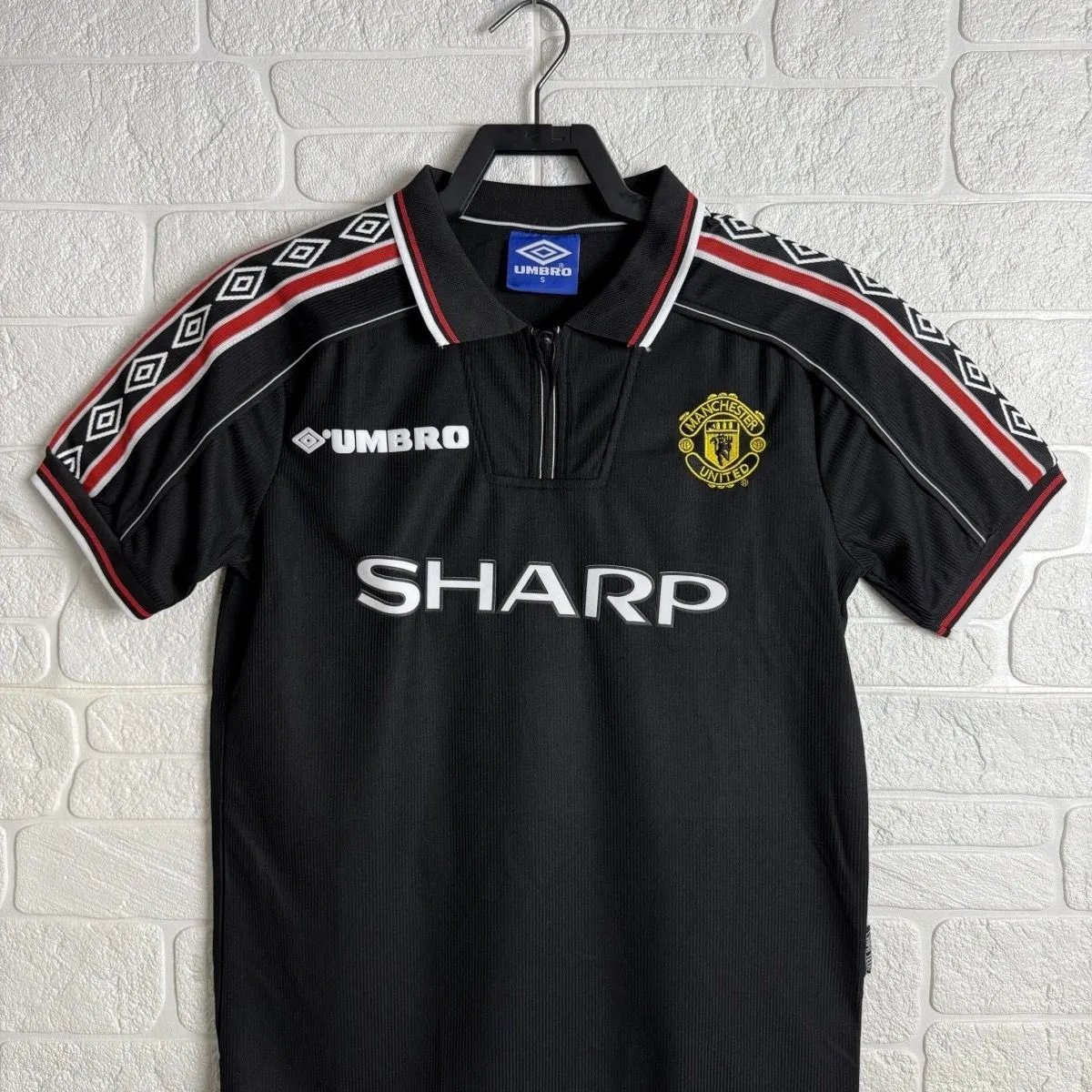 Umbro Football Jerseys Manchester United Retro Jersey — 1994–96 season Manchester United away kit in black