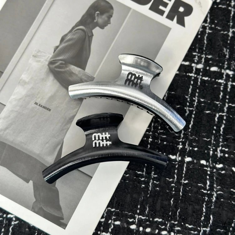 Saint Laurent Uncategorized Metal claw hair clip with YSL monogram image 4