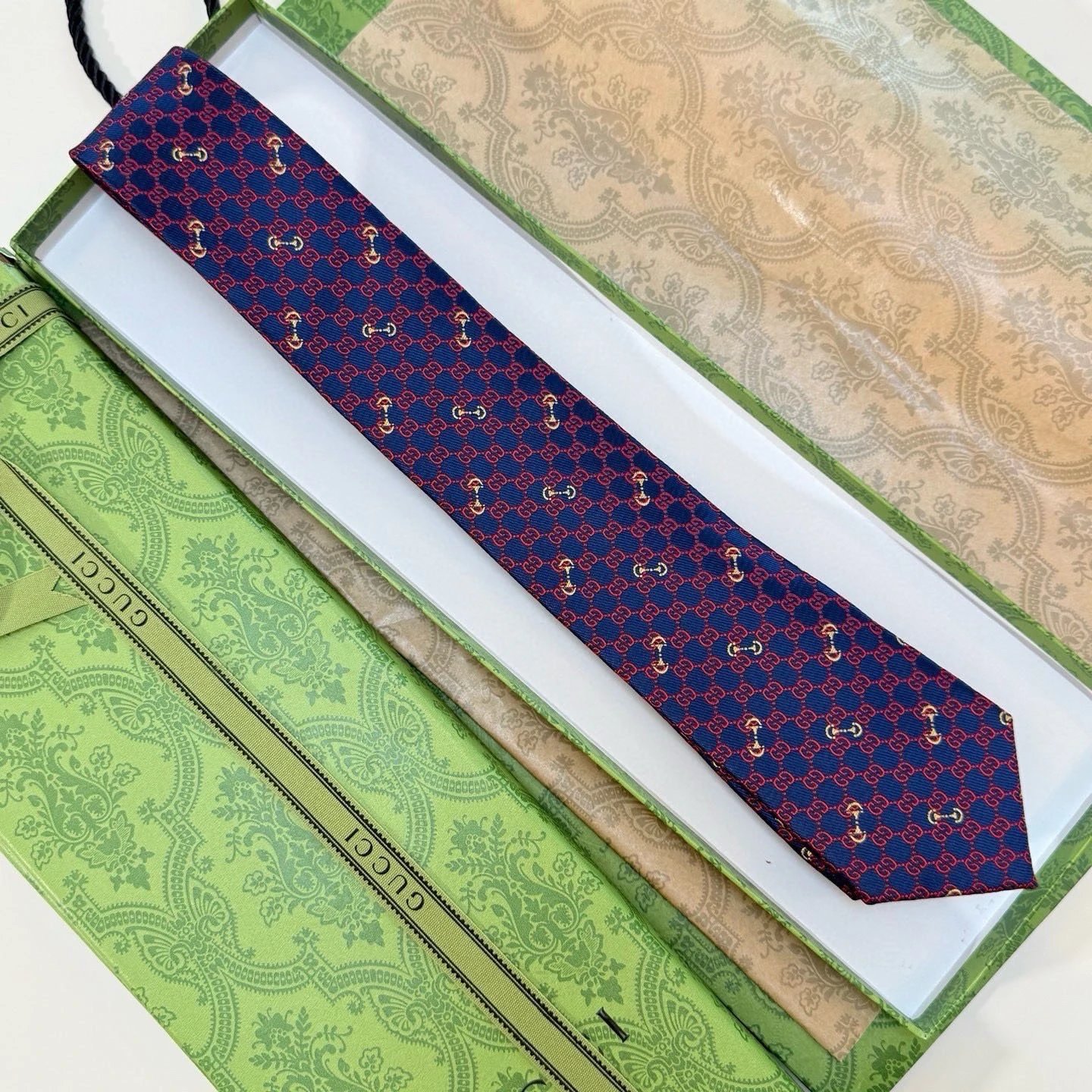 Gucci Ties GG monogram bee-pattern silk tie — 02