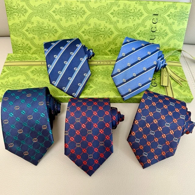 Gucci Ties GG logo jacquard necktie product detail image 1