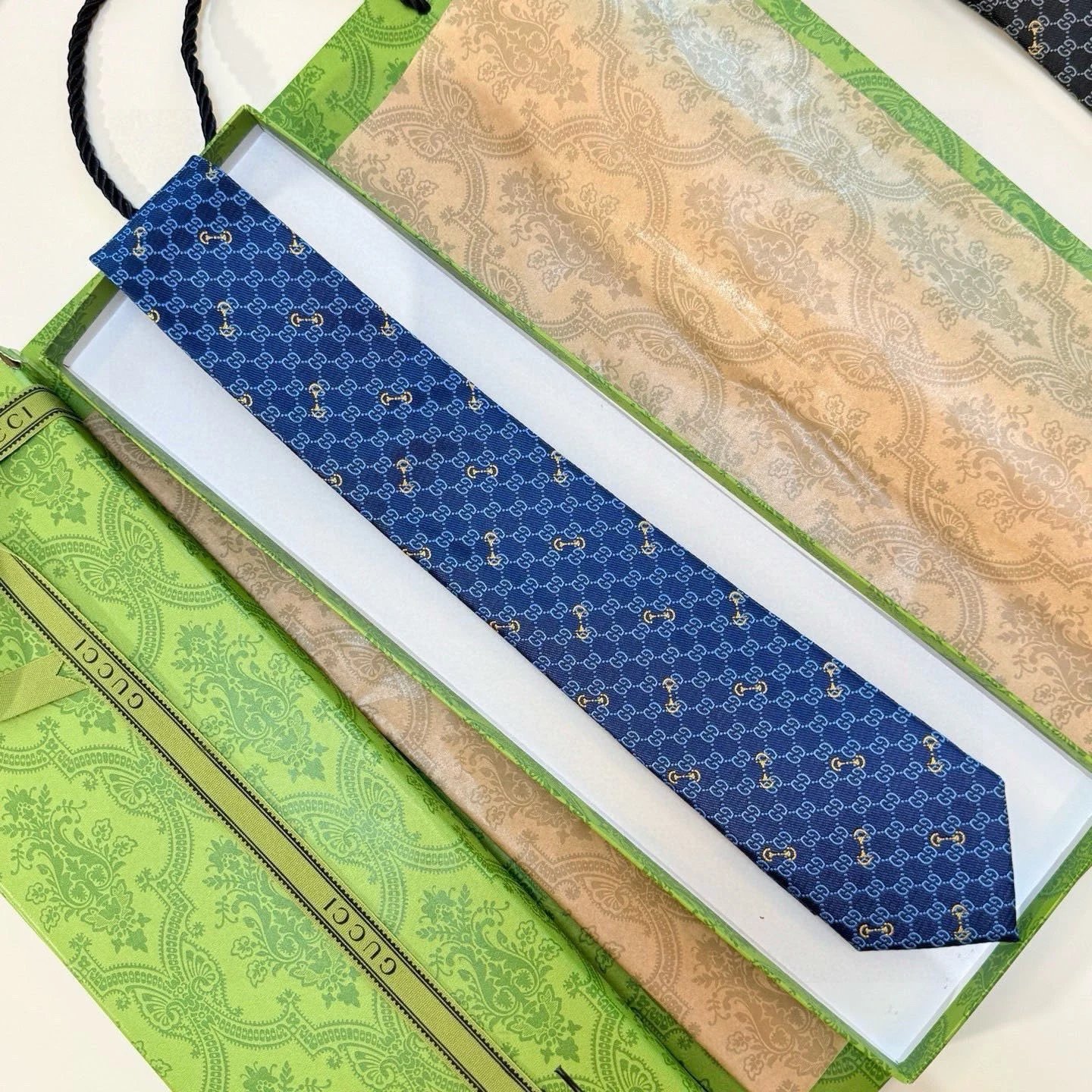 Gucci Ties GG monogram bee-pattern silk tie — 03