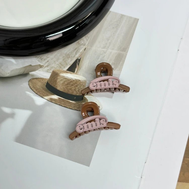 emis Uncategorized Logo Snap Hair Clips and Mini Claw — SKU-07-Small brown grip clip "right」