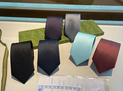 Gucci GG Marmont Silk Tie