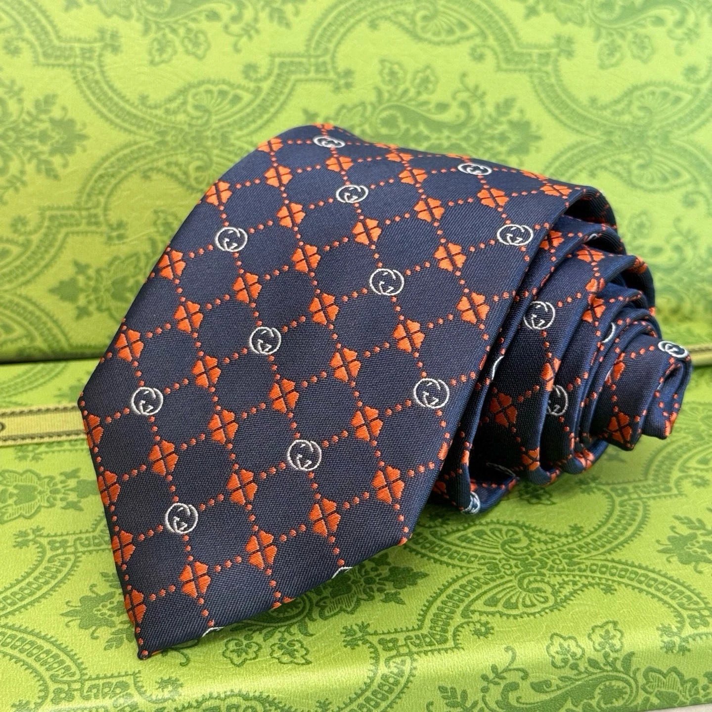 Gucci Ties GG logo jacquard necktie — 01