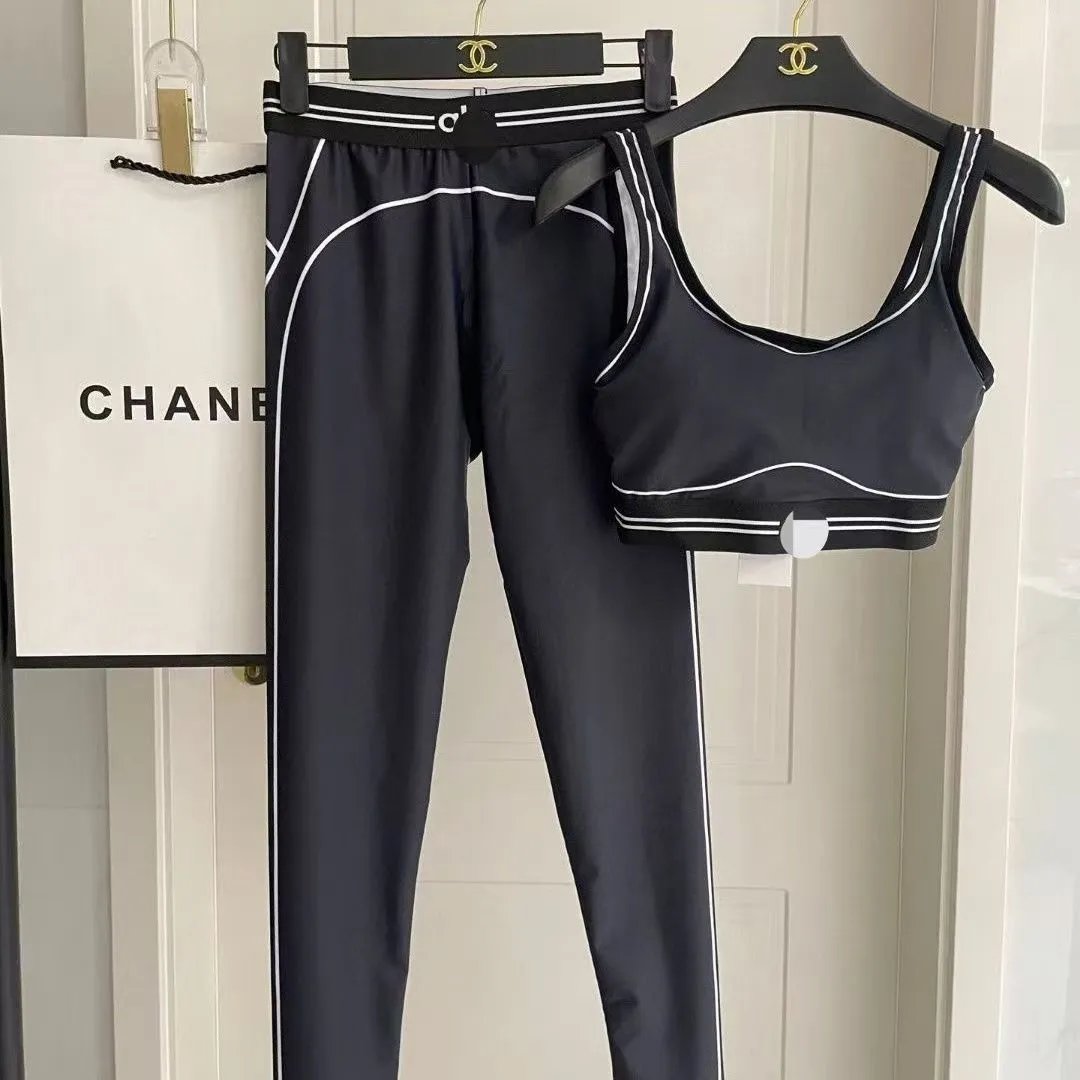 Alo Matching Sets Piped Sports Bra and Leggings Set — Black