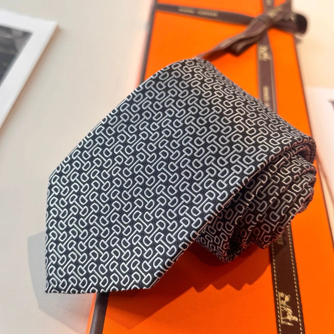 Hermès Ties Geometric Link Pattern — 08