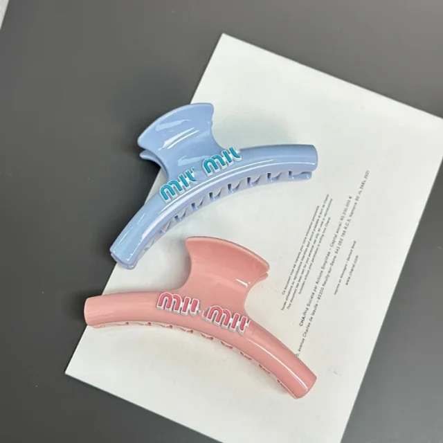 Miu Uncategorized Logo Hair Clips and Claw product detail image 5