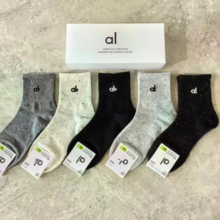Alo Socks Unisex Half-Crew Ribbed Logo — SKU-20