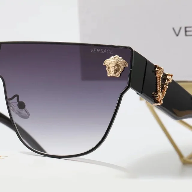 Versace Oversized shield sunglasses with Medusa head accents product detail image 5