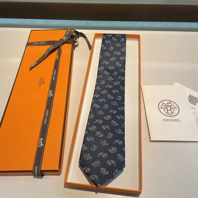Hermès Ties 6576 Rabbit Motif Jacquard Silk Tie product detail image 2