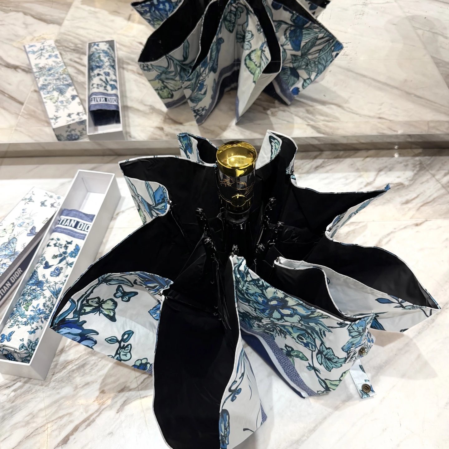 Dior Uncategorized 6503 Folding Umbrella with Floral and Butterfly Print image 4