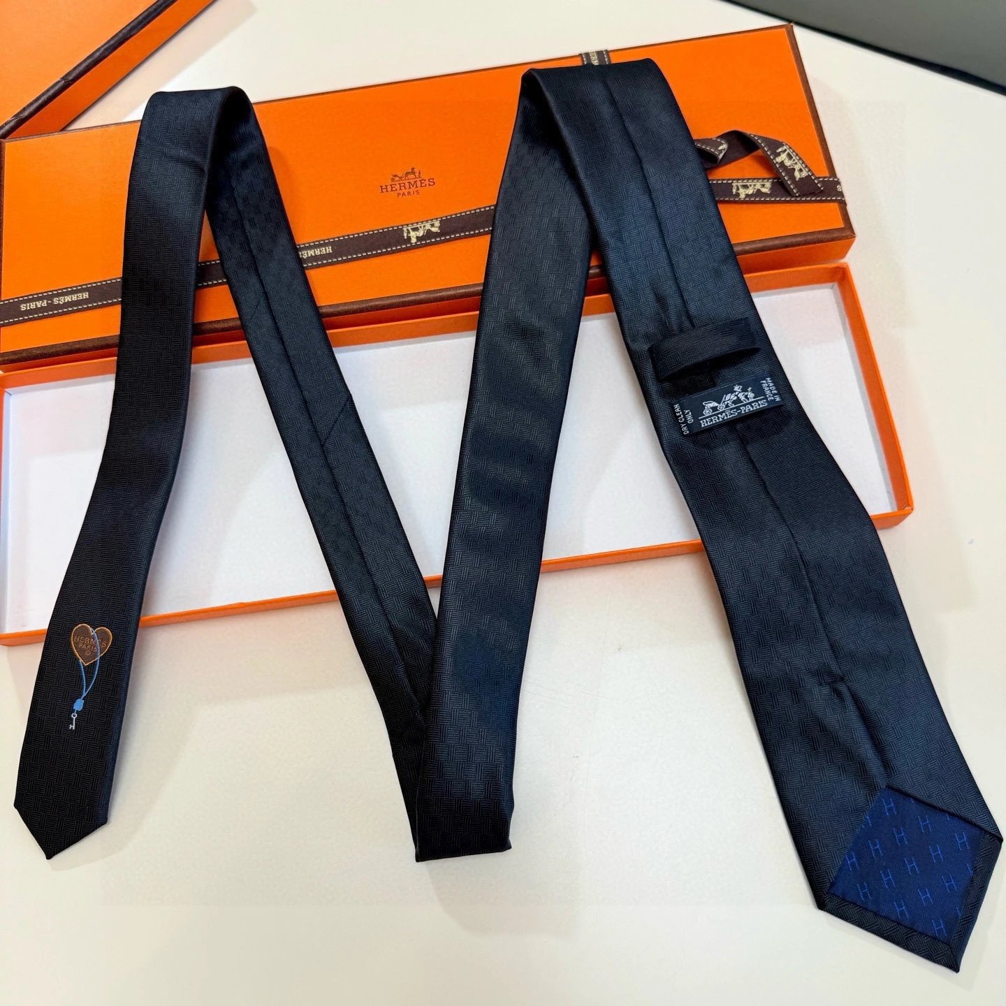 Hermès Ties Jacquard-Woven Padlock Motif Tie image 4