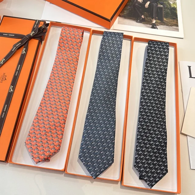 Hermès Ties Horse-head motif silk tie product detail image 1