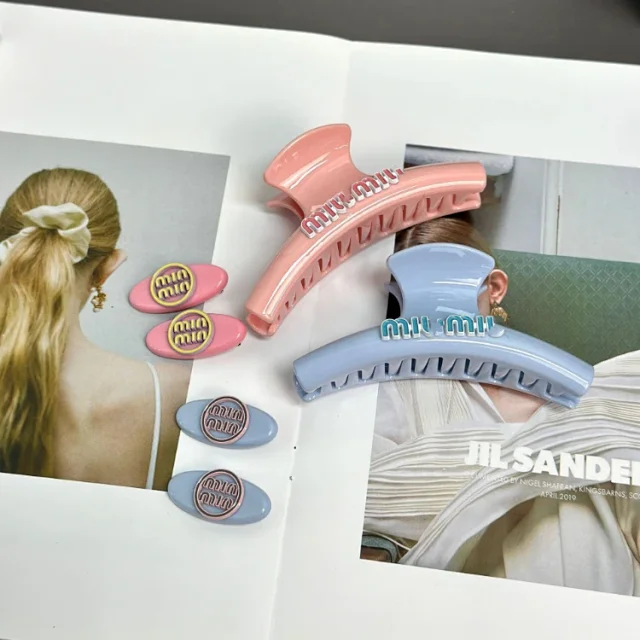 Miu Uncategorized Logo Hair Clips and Claw product detail image 2