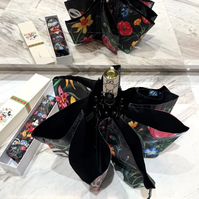 Gucci Floral Mickey Mouse Print Folding Umbrella product detail image 4