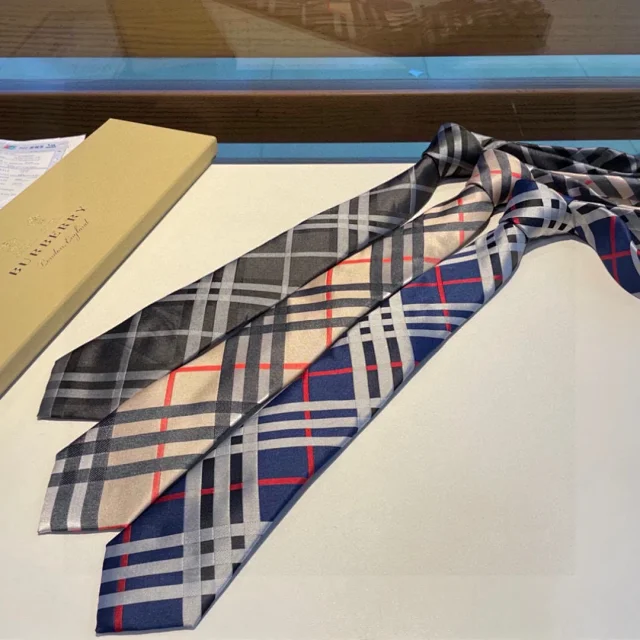 Burberry Ties 6586 Plaid Jacquard product detail image 1