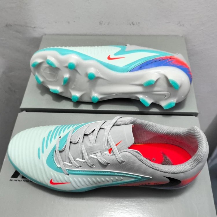 Mizuno Sneakers Low-Cut Firm-Ground Soccer Cleats — 26