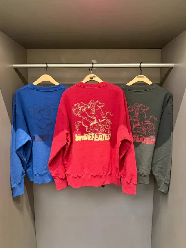 Undefeated Hoodies & Sweatshirts Crew-Neck Graphic Sweatshirt product detail image 1