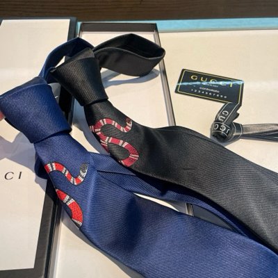 Gucci Kingsnake Print Silk Tie