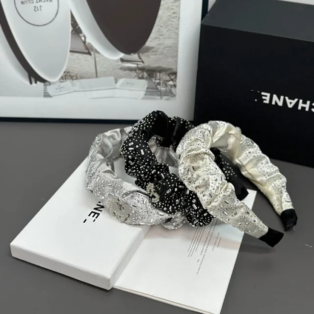 Unbranded Uncategorized Ruffled Rhinestone Headband product detail image 2