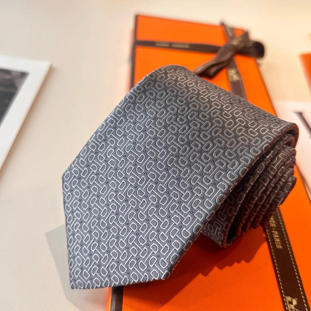 Hermès Ties Geometric Link Pattern — 04