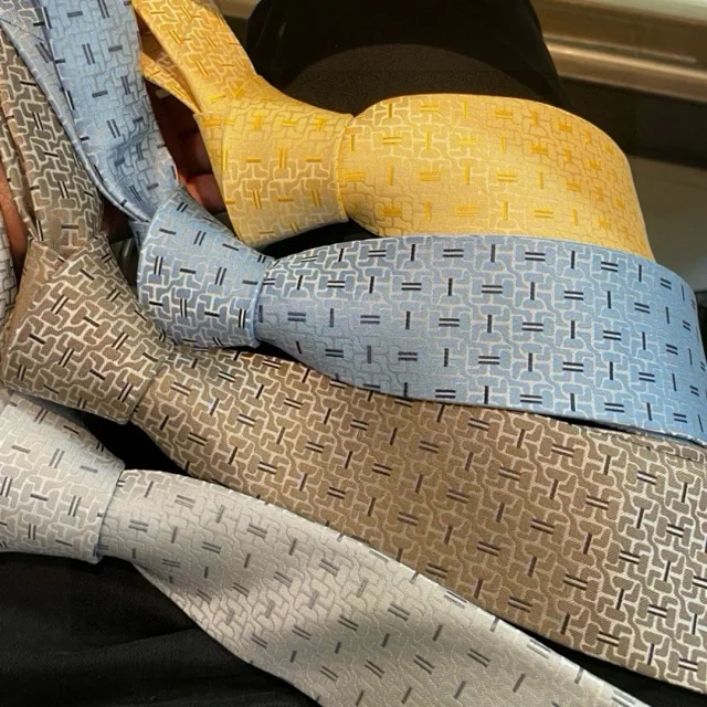 Hermès Ties Jacquard geometric-pattern silk tie product detail image 1