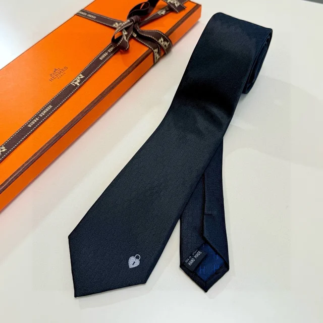 Hermès Ties Jacquard-Woven Padlock Motif Tie product detail image 3